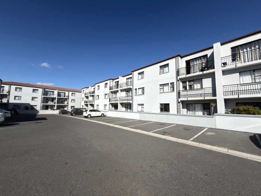 1 Bedroom Property for Sale in Parklands Western Cape